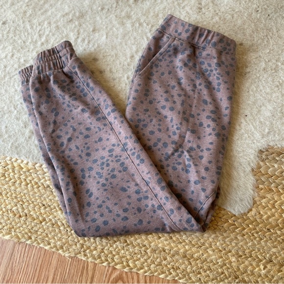 Spelesy Leopard Dot High Waisted Joggers - Picture 4 of 5